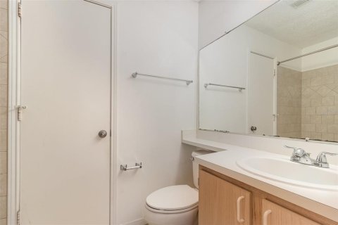 Condo in Lake Mary, Florida, 2 bedrooms  № 1720078 - photo 12