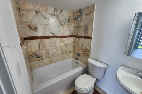 Condominio en venta en Miami, Florida, 1 dormitorio, 55.74 m2 № 1809040 - foto 10