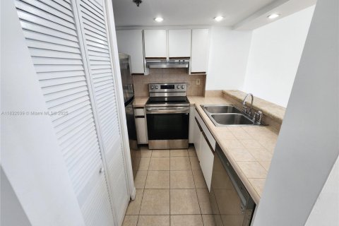 Condominio en venta en Miami, Florida, 1 dormitorio, 55.74 m2 № 1809040 - foto 4
