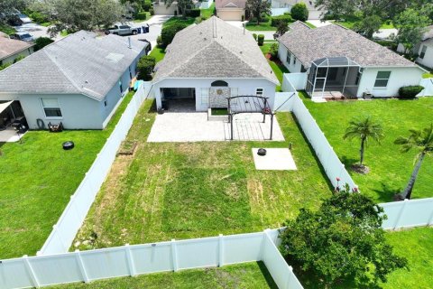 House in Lakewood Ranch, Florida 4 bedrooms, 159.79 sq.m. № 1848677 - photo 4