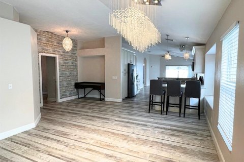 House in Lakewood Ranch, Florida 4 bedrooms, 159.79 sq.m. № 1848677 - photo 6