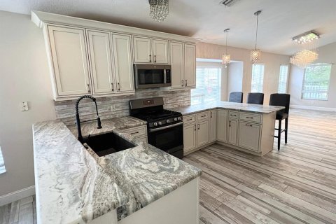 House in Lakewood Ranch, Florida 4 bedrooms, 159.79 sq.m. № 1848677 - photo 10