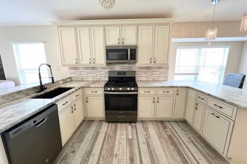 House in Lakewood Ranch, Florida 4 bedrooms, 159.79 sq.m. № 1848677 - photo 8