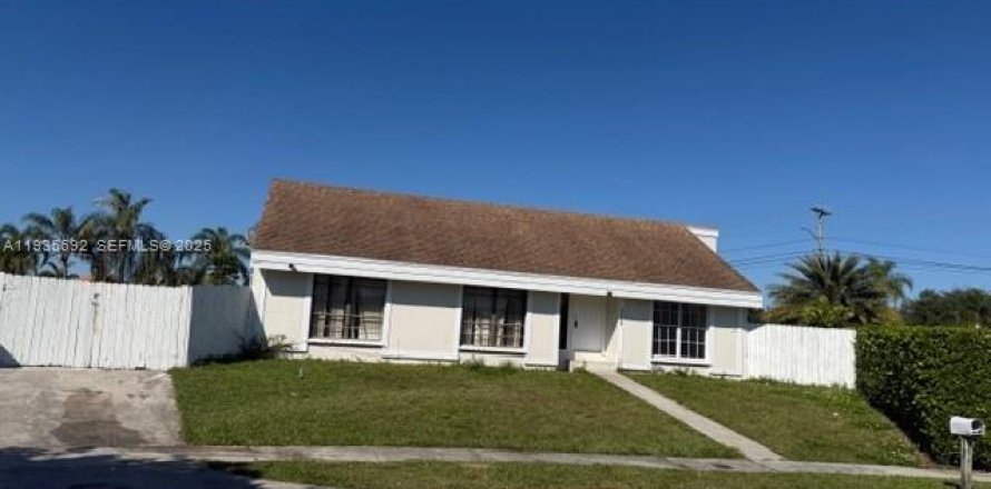 Casa en Miami, Florida 3 dormitorios, 127 m2 № 1993784