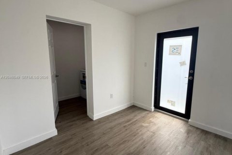 Casa en venta en Fort Lauderdale, Florida, 3 dormitorios, 116.78 m2 № 2190321 - foto 9