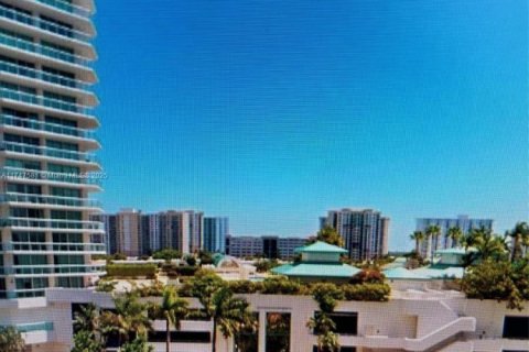 Condo in Sunny Isles Beach, Florida, 3 bedrooms  № 1707906 - photo 18