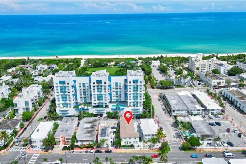 House in Miami Beach, Florida 10 bedrooms, 578.97 sq.m. № 1953195 - photo 1