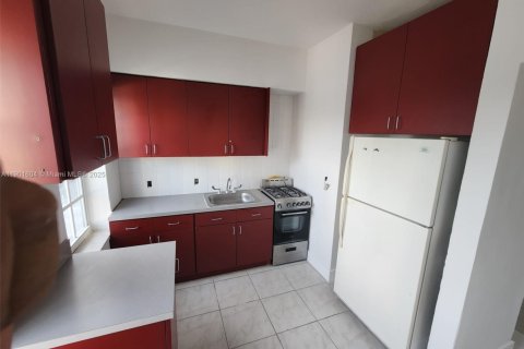 House in Miami Beach, Florida 10 bedrooms, 578.97 sq.m. № 1953195 - photo 10