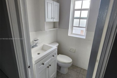 House in Miami Beach, Florida 10 bedrooms, 578.97 sq.m. № 1953195 - photo 8