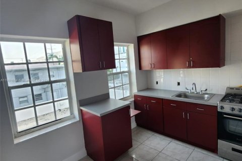 House in Miami Beach, Florida 10 bedrooms, 578.97 sq.m. № 1953195 - photo 9