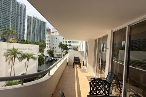Copropriété à vendre à Aventura, Floride: 3 chambres, 148.64 m2 № 2390146 - photo 10