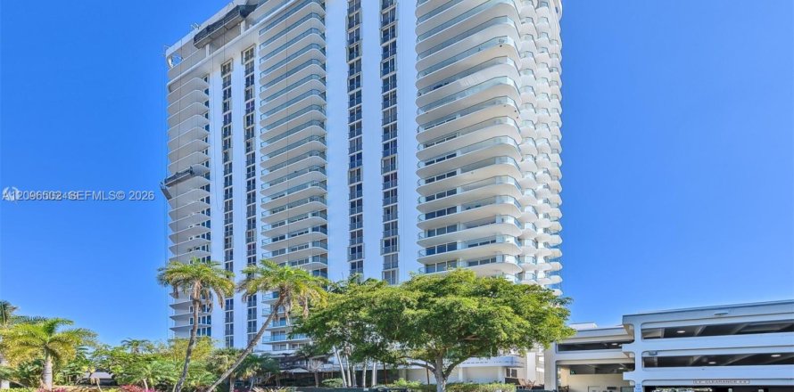 Condo à Aventura, Floride, 3 chambres  № 2390146