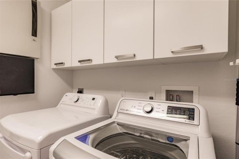 Купить кондоминиум в Сарасота, Флорида 8 комнат, 300.63м2, № 1522596 - фото 19