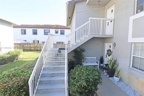 Купить кондоминиум в Майами, Флорида 2 спальни, 98.48м2, № 2037585 - фото 7