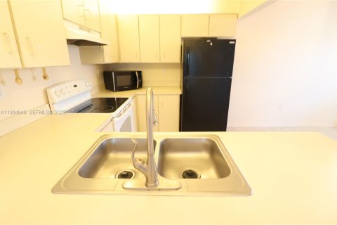 Купить кондоминиум в Майами, Флорида 2 спальни, 98.48м2, № 2037585 - фото 16