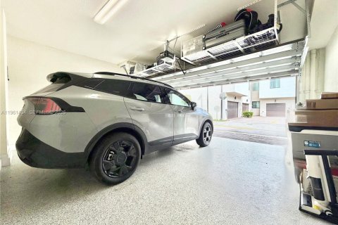 Touwnhouse à louer à Doral, Floride: 3 chambres, 188.22 m2 № 2025991 - photo 13