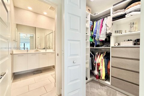 Touwnhouse à louer à Doral, Floride: 3 chambres, 188.22 m2 № 2025991 - photo 19