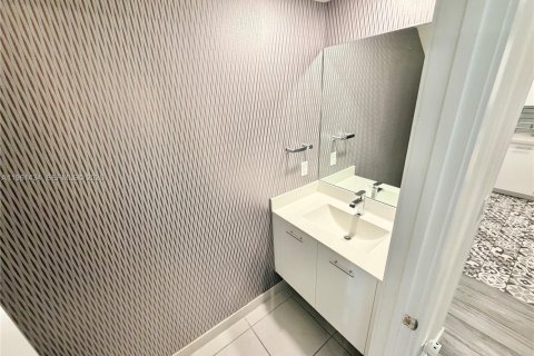 Touwnhouse à louer à Doral, Floride: 3 chambres, 188.22 m2 № 2025991 - photo 11
