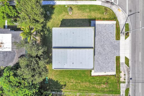 Propiedad comercial en venta en Miami, Florida, 312.15 m2 № 1823541 - foto 10