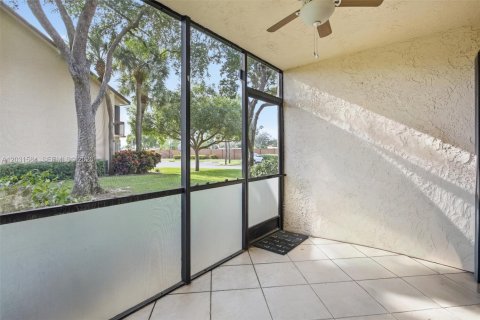 Condominio en venta en Deerfield Beach, Florida, 2 dormitorios, 102.19 m2 № 2084904 - foto 17