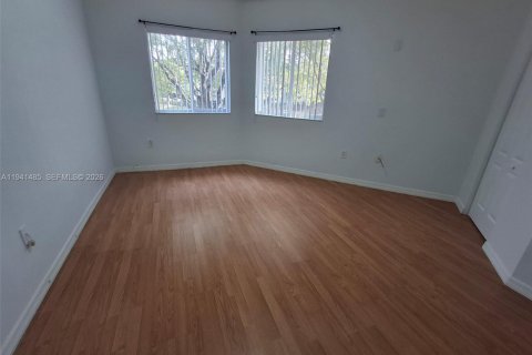 Снять в аренду таунхаус в Майами, Флорида 3 спальни, 120.77м2, № 1998618 - фото 14