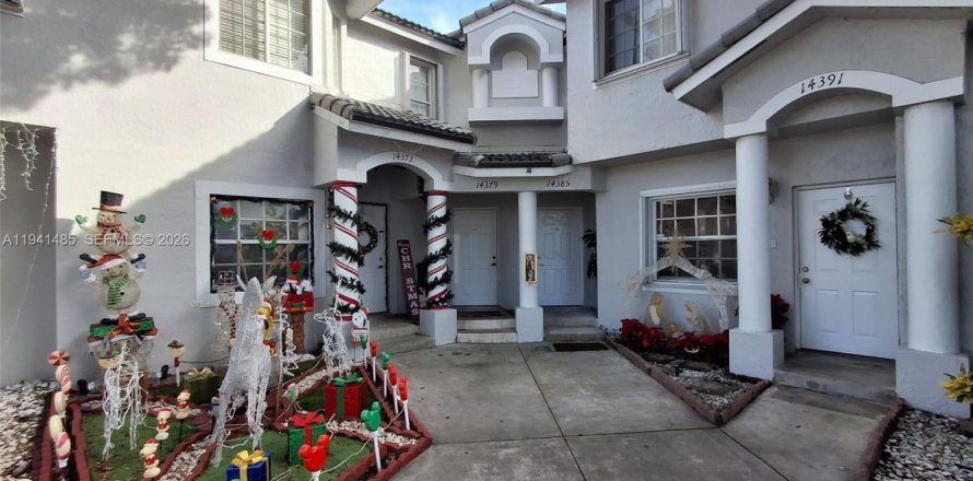 Таунхаус в Майами, Флорида 3 спальни, 120.77м2 № 1998618