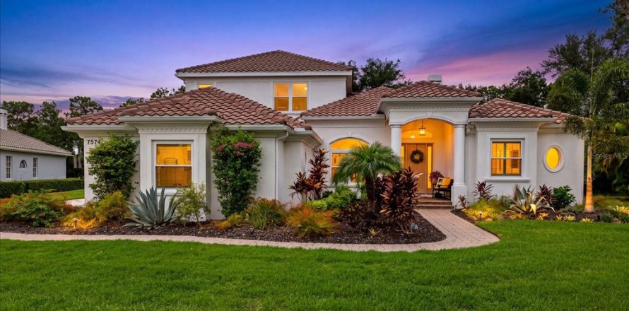 Casa en Bradenton, Florida 4 dormitorios, 332.4 m2 № 2198913