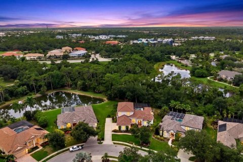 Casa en venta en Bradenton, Florida, 4 dormitorios, 332.4 m2 № 2198913 - foto 2