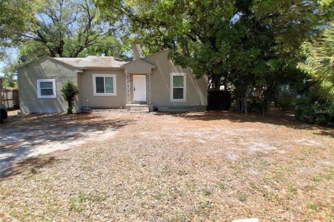 Immobilier commercial à Tampa, Floride 4 chambres, 157.75 m2 № 2345389