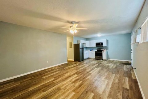 Immobilier commercial à vendre à Tampa, Floride: 4 chambres, 157.75 m2 № 2345389 - photo 15