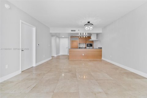 Condo in Miami, Florida, 1 bedroom  № 2081127 - photo 9