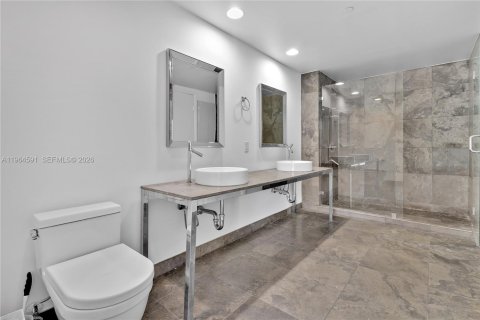Condo in Miami, Florida, 1 bedroom  № 2081127 - photo 12