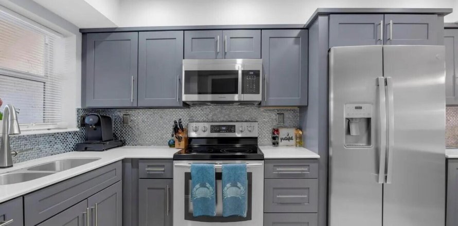 Townhouse in Pompano Beach, Florida 2 bedrooms, 113.53 sq.m. № 2083210