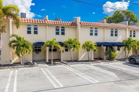 Townhouse in Pompano Beach, Florida 2 bedrooms, 113.53 sq.m. № 2083210 - photo 3