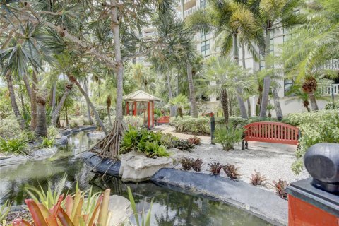 Condo in Key Biscayne, Florida, 3 bedrooms  № 2081922 - photo 24