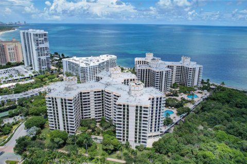 Condo in Key Biscayne, Florida, 3 bedrooms  № 2081922 - photo 23