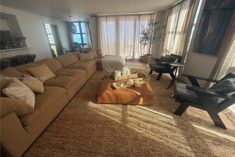 Condo in Key Biscayne, Florida, 3 bedrooms  № 2081922 - photo 9