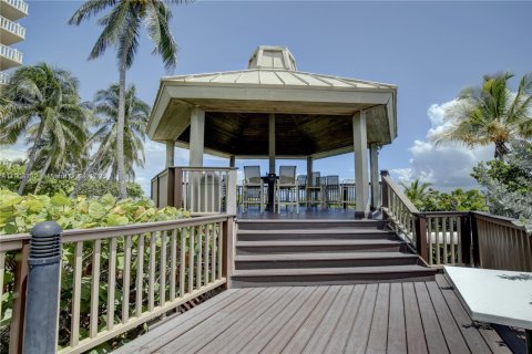 Condo in Key Biscayne, Florida, 3 bedrooms  № 2081922 - photo 30