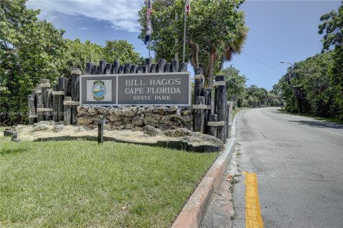 Condo in Key Biscayne, Florida, 3 bedrooms  № 2081922 - photo 21