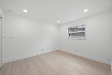 House in Dania Beach, Florida 3 bedrooms, 126.63 sq.m. № 1864258 - photo 20