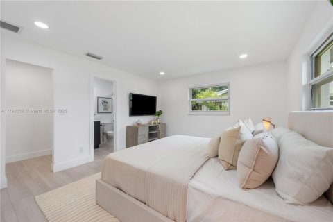 House in Dania Beach, Florida 3 bedrooms, 126.63 sq.m. № 1864258 - photo 13