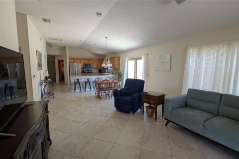 Villa ou maison à louer à The Villages, Floride: 3 chambres, 129.78 m2 № 2157939 - photo 3