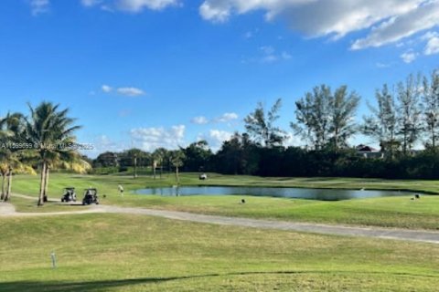 Condo in Pembroke Pines, Florida, 2 bedrooms № 2035229 - photo 15