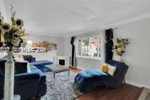 Townhouse in Tamarac, Florida 3 bedrooms, 167.22 sq.m. № 2002831 - photo 7