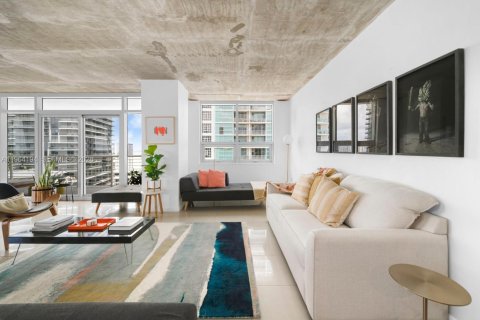 Condo in Miami, Florida, 2 bedrooms  № 2026743 - photo 5