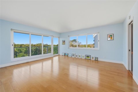 Condo in Fort Lauderdale, Florida, 2 bedrooms  № 2188745 - photo 18