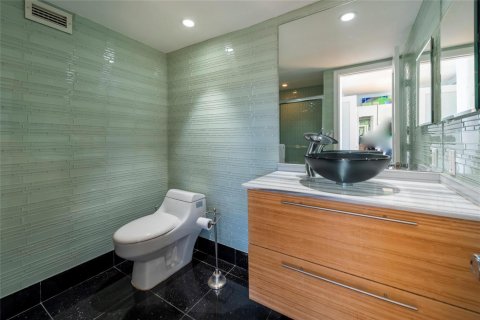 Condo in Fort Lauderdale, Florida, 2 bedrooms  № 2188745 - photo 26