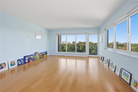 Condo in Fort Lauderdale, Florida, 2 bedrooms  № 2188745 - photo 19
