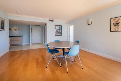 Condo in Fort Lauderdale, Florida, 2 bedrooms  № 2188745 - photo 8