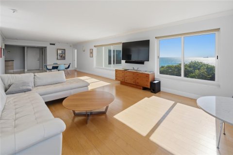 Condo in Fort Lauderdale, Florida, 2 bedrooms  № 2188745 - photo 2